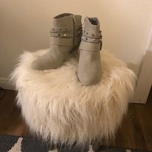 Jennifer Lopez beige booties